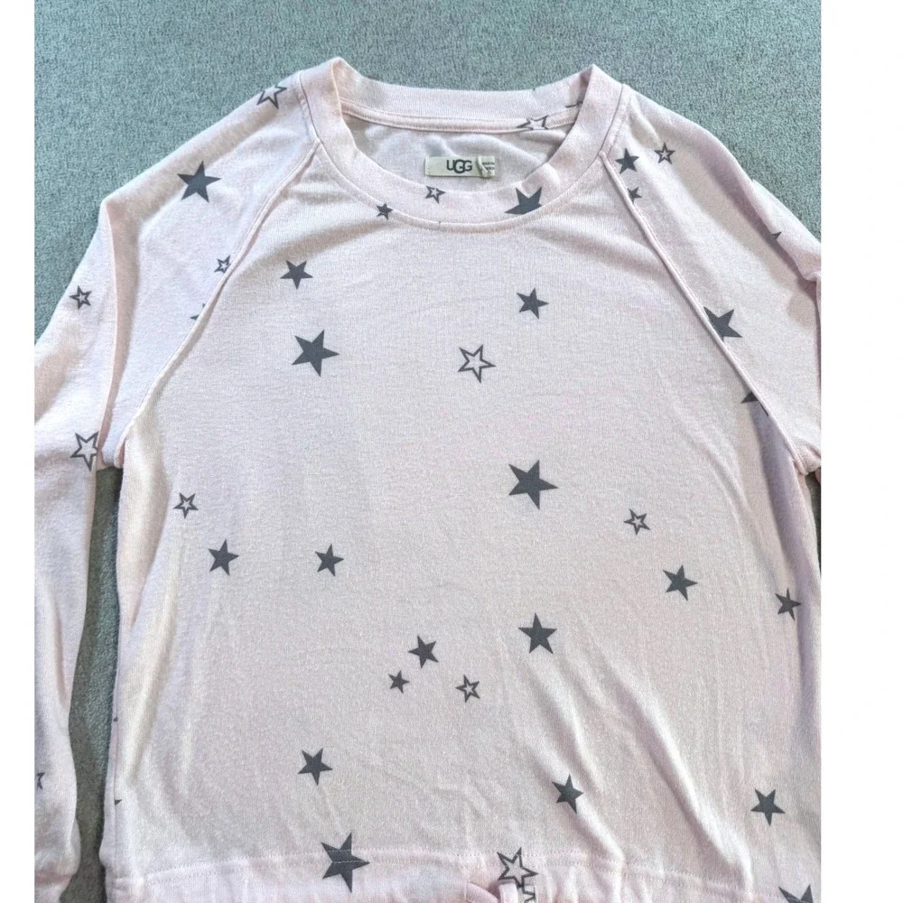 UGG Star Print Sweatshirt Women XS Light Pink Excellent‎ Drawstring Hem Raglan